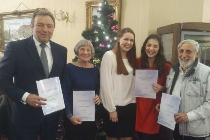 Ilustračný obrázok k článku Obdivuhodný čin mikulášskych študentov: Toto si jednoznačne zaslúži palec hore