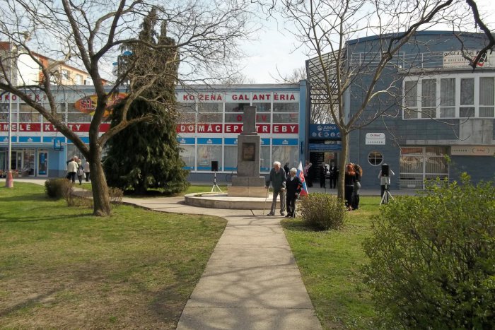 Ilustračný obrázok k článku Šalianska knižnica funguje vyše deväťdesiat rokov: Pribudlo jej mnoho prírastkov