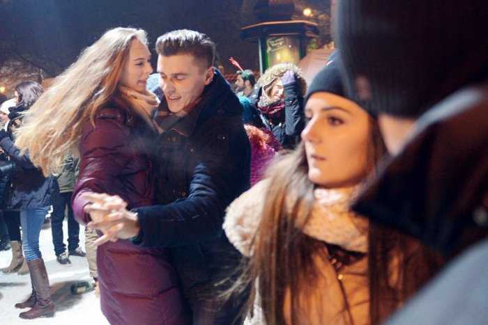 Ilustračný obrázok k článku Oslávte koniec roka v metropole Horehronia s revivalovou kapelou ABBA