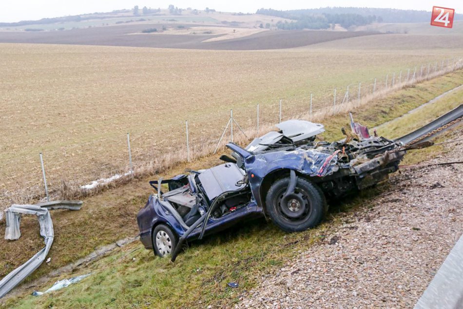 Ilustračný obrázok k článku Nehoda pred Spišským Štvrtkom: Vodiča previezli v kritickom stave do nemocnice