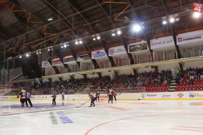 Ilustračný obrázok k článku Zápas, v ktorom výsledok nebude najdôležitejší. V Bystrici sa bude pomáhať hokejom