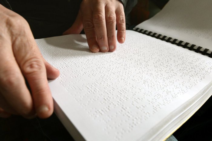 Ilustračný obrázok k článku Okrúhle výročie: Už 200 rokov môžu čítať aj slabozrakí a nevidiaci