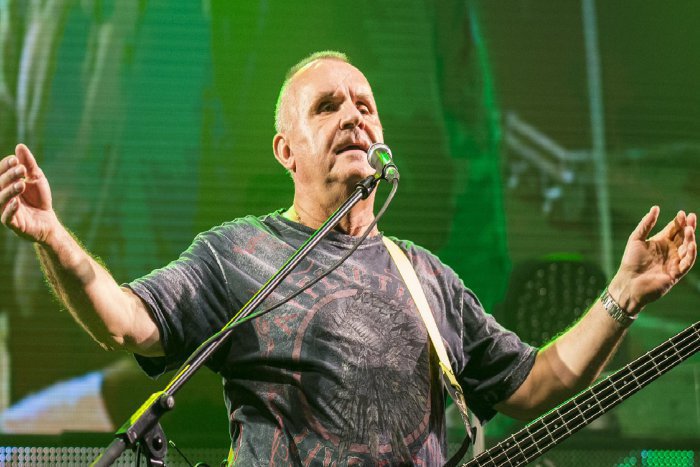 Ilustračný obrázok k článku VIDEO: Jožo Ráž si v novej skladbe zobral na mušku "cépečkárov" tlačiacich sa do Blavy