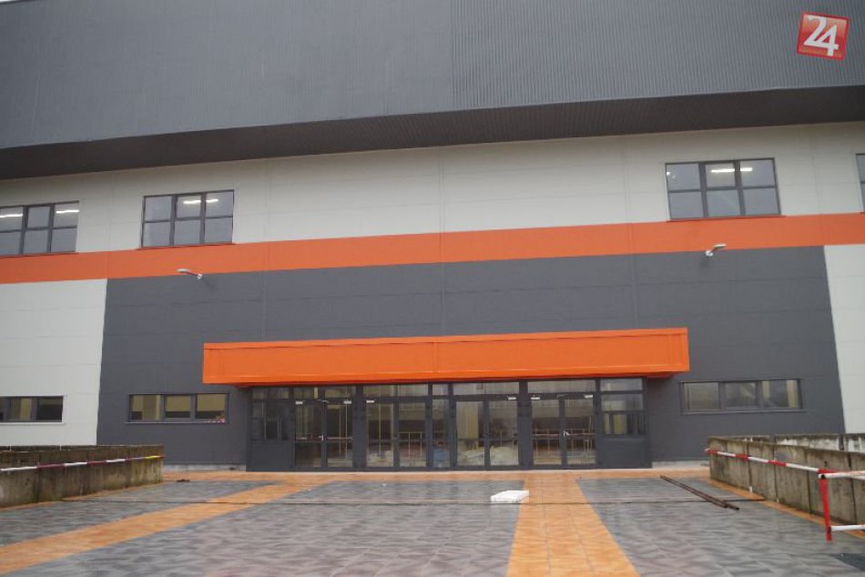 Ilustračný obrázok k článku Vynovený štadión v Michalovciach zažil prvý zápas: Bol vypredaný do posledného miesta