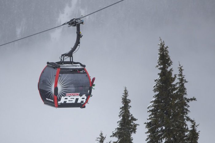 Ilustračný obrázok k článku Masívny výpadok elektrny na Liptove: Ako s na tom akvaparky a lyžiarske strediká?