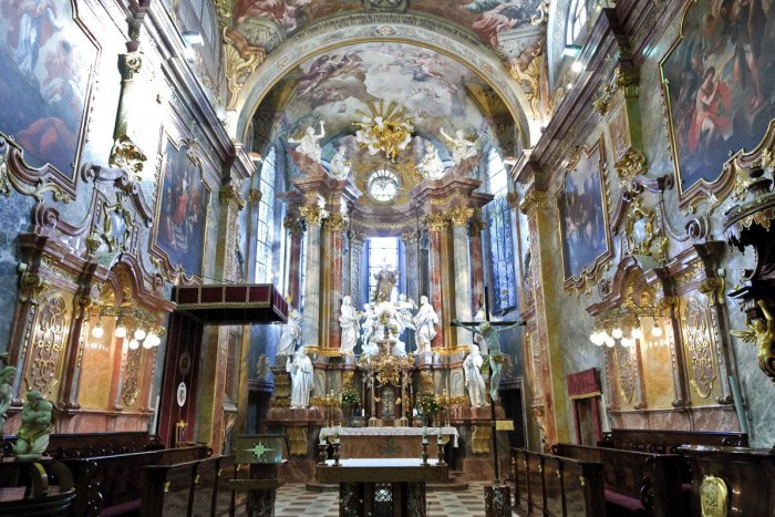 Ilustračný obrázok k článku Vyšla kniha o bazilike na Nitrianskom hrade: Autorom je biskup Judák