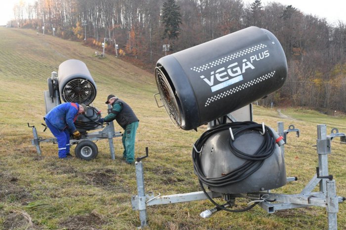 Ilustračný obrázok k článku Odzvonilo lyžovačke na Jahodnej? Teplé počasie narušilo plány!