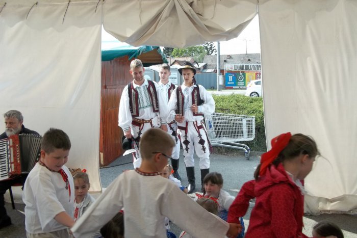 Ilustračný obrázok k článku Tešte sa na reprízu: Predstavia Šalianske obyčaje aj s novým hosťom!