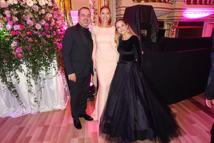 Ilustračný obrázok k článku FOTO: Ples v opere - nádherné róby aj poriadne módne prešľapy