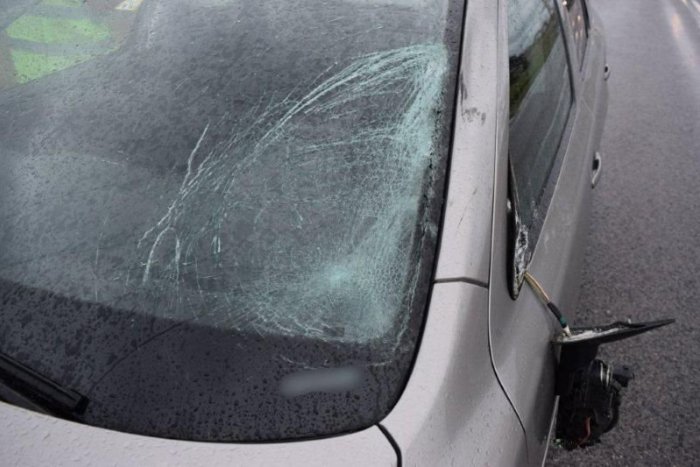 Ilustračný obrázok k článku Nehoda na bystrickom sídlisku. Zrazenú chodkyňu previezli do nemocnice