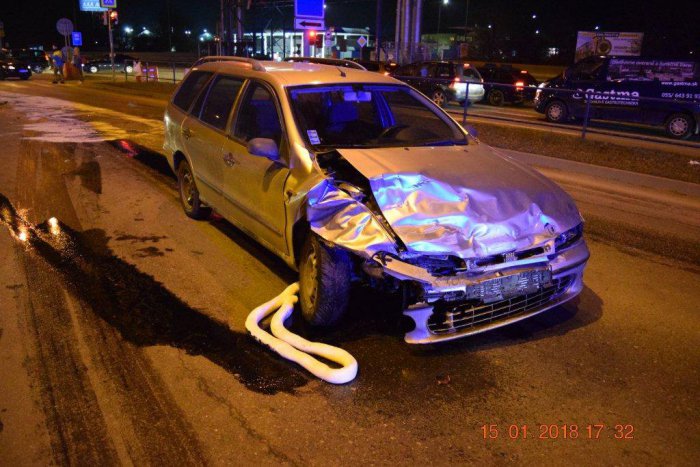 Ilustračný obrázok k článku Išiel na červenú, zrazu nehoda: Jano (24) z okolia Košíc má za ušami viac! FOTO