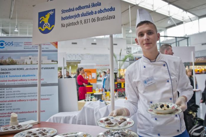 Ilustračný obrázok k článku Vyberáte s dieťaťom strednú školu? Pomôže vám Deň župných škôl v Avione