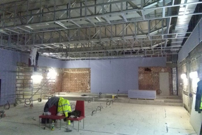 Ilustračný obrázok k článku Zasadaciu miestnosť Mestského zastupiteľstva obnovujú. Zvolen to bude stáť 230 000 eur