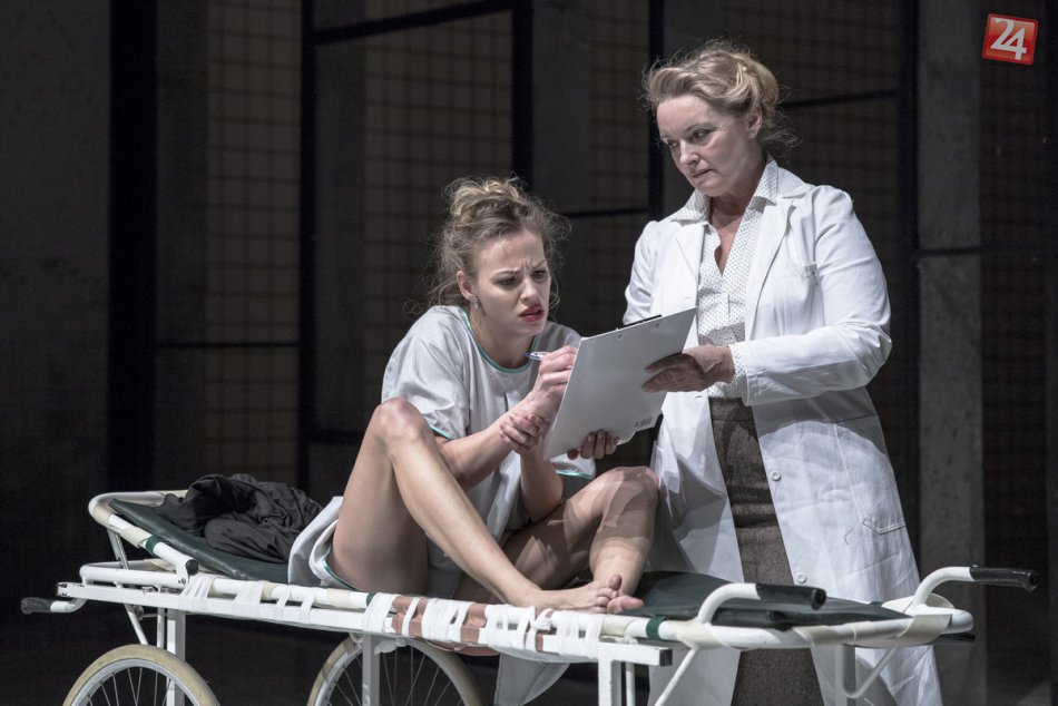 Ilustračný obrázok k článku DAB v Nitre uvedie tragikomédiu Ľudia, miesta a veci: Scéna bude mimoriadna