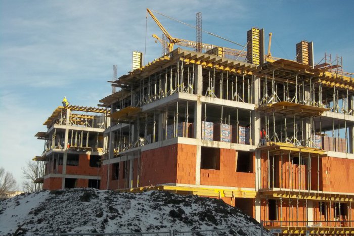 Ilustračný obrázok k článku Aktuálne FOTO: Mestské byty sa dvíhajú k nebesám