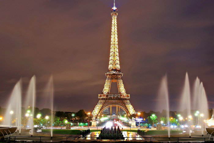 Ilustračný obrázok k článku Cestujúci budú môcť z Bratislavy lietať do Paríža počas celého roka