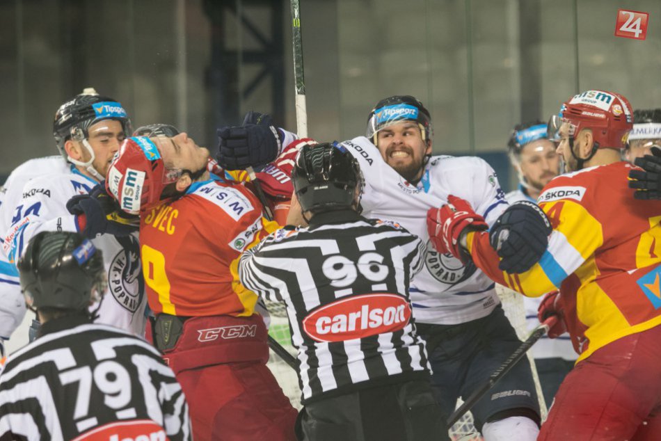 Ilustračný obrázok k článku Kamzíci zvládli studenú gólovú sprchu. Zomkli sa a otočili zápas s Trenčínom