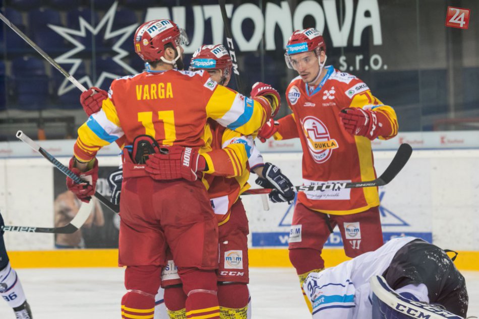 Ilustračný obrázok k článku Kamzíci opäť prehrali: V Trenčíne vojaci nedovolili Popradu získať ani bod