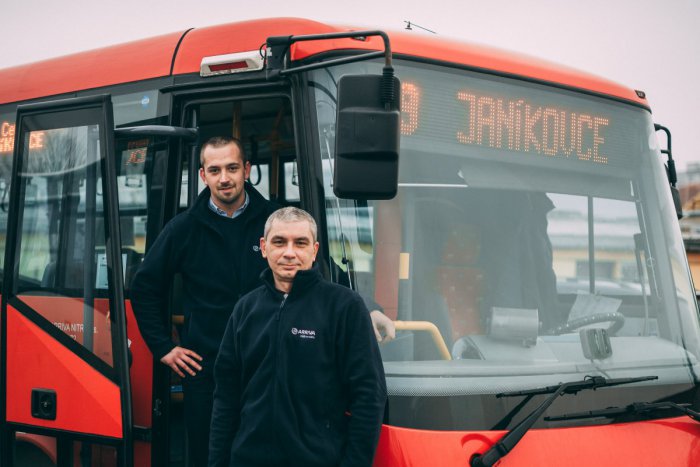 Ilustračný obrázok k článku Cestujúcich v Nitre už vozia aj ukrajinskí vodiči: Najstarší má 54 rokov