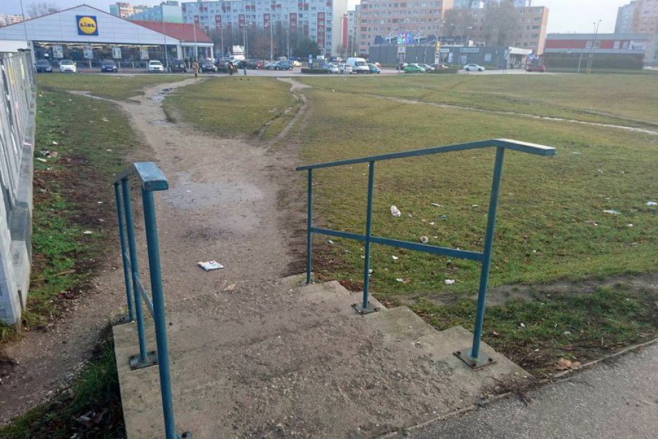 Ilustračný obrázok k článku Bratislavské pasce: Schody, ktoré vedú do blata a rozširujúca sa skládka