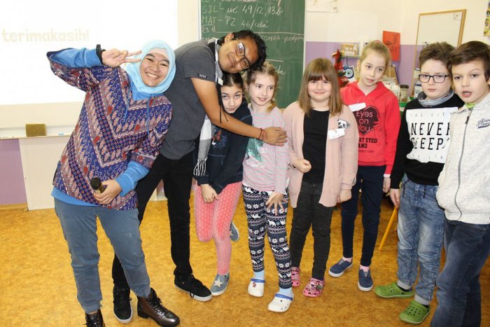 Ilustračný obrázok k článku Vzácna návšteva: Život v Žiari si vyskúšali stážisti z exotických krajín, FOTO