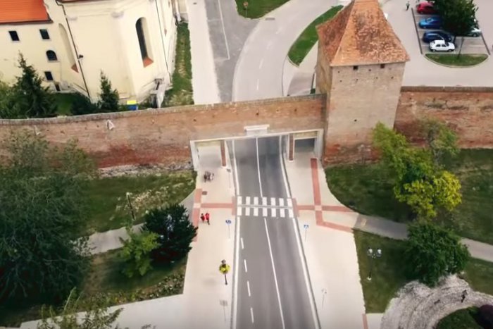 Ilustračný obrázok k článku Dominanta Trnavy na VIDEU: Pozrite si hradby tak, ako ešte nikdy predtým