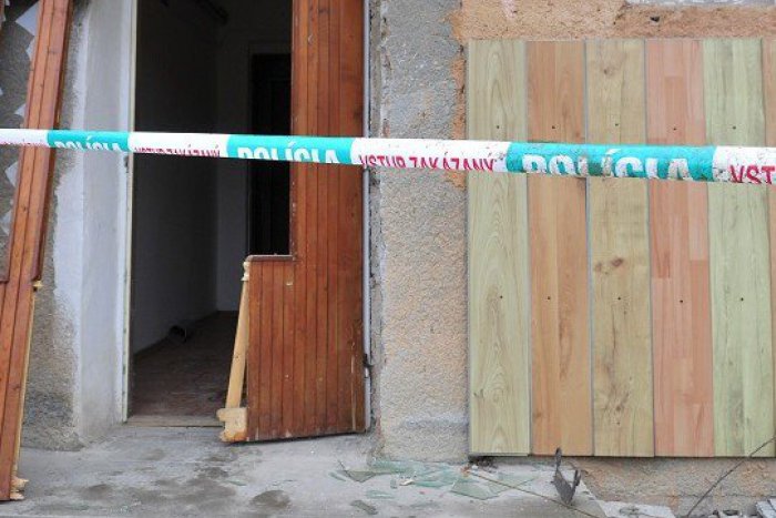 Ilustračný obrázok k článku Matku dvoch detí našli v dome na Rúbanisku mŕtvu. Zo svedka sa stal podozrivý za vraždu!