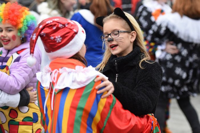 Ilustračný obrázok k článku FAŠIANGY: Primátorský guláš rozvonia námestie, mesto spestria ľudia v maskách