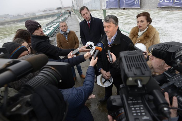 Ilustračný obrázok k článku A je to tu! Na prešovskom futbalovom štadióne sa začali búracie práce