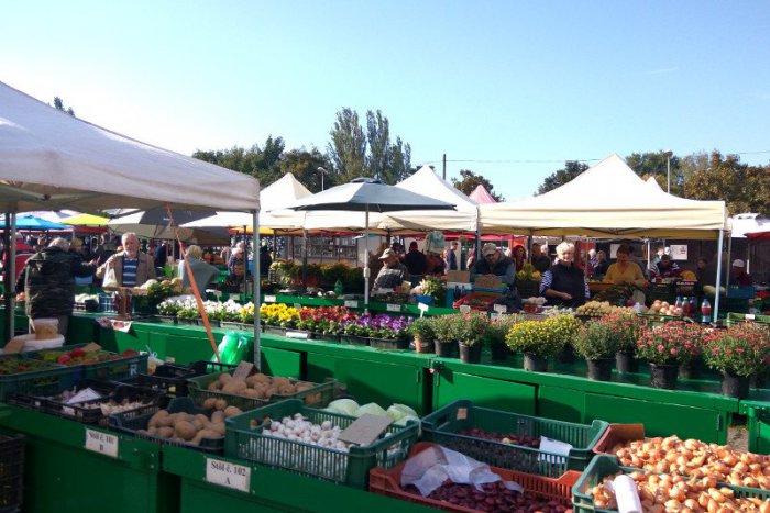 Ilustračný obrázok k článku Rekonštrukcia tržnice v Nových Zámkoch: Pribudne strecha a nový povrch