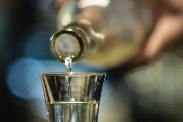 Ilustračný obrázok k článku SVET O SLOVENSKU: Opitý na mol zúrivo rozbíjal, čo mohol