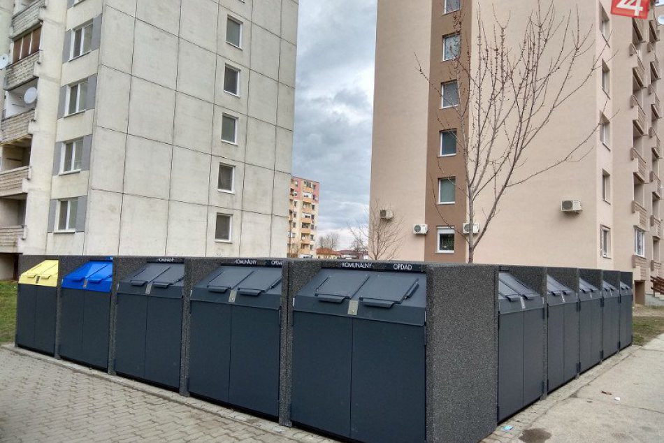 Ilustračný obrázok k článku Zámocká radnica prekryje všetky kontajneroviská: Na Juhu už osadila prvú várku