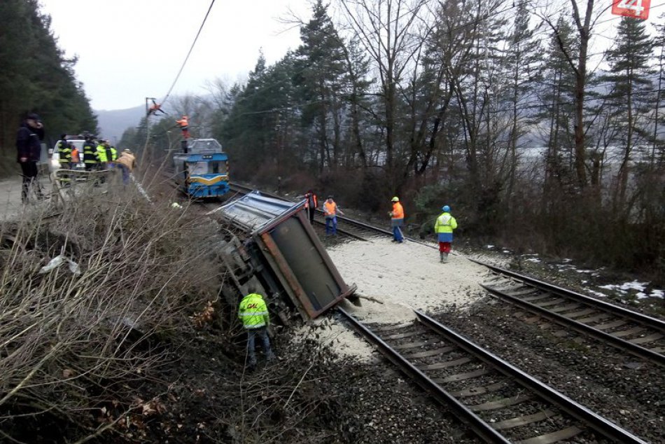 Ilustračný obrázok k článku Havária nákladiaka v Milochove rozhýbala veci: TOTO sú najnovšie opatrenia