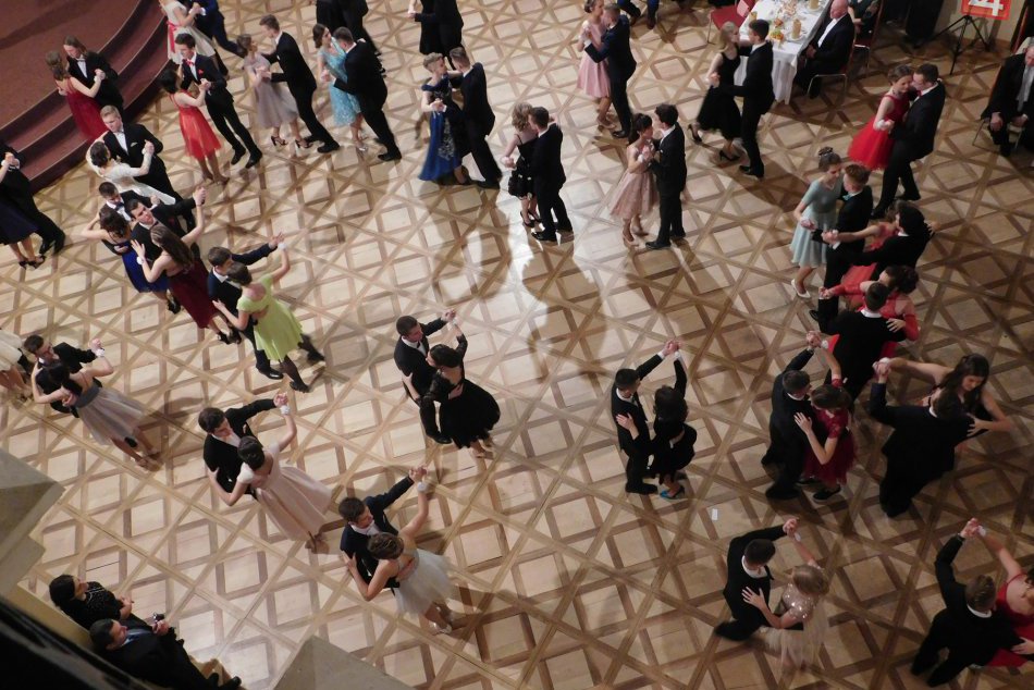 Ilustračný obrázok k článku Plesová sezóna začína: Kde všade sa v Poprade a okolí môžete zabaviť?