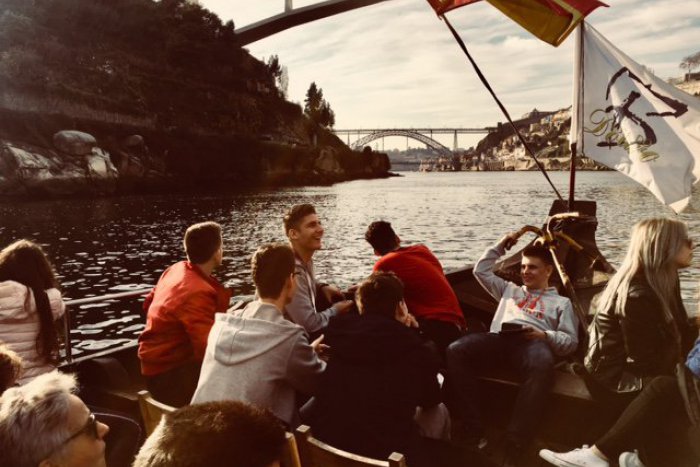 Ilustračný obrázok k článku Popradskí študenti SSOSTA v Portugalsku: Takto vyzerá Erazmus+ v praxi! FOTO