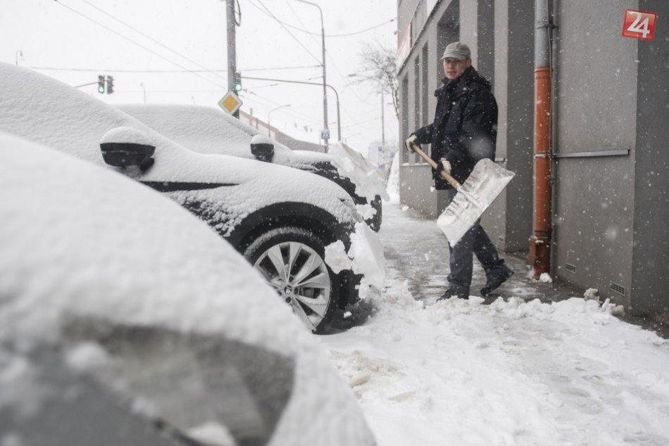 Ilustračný obrázok k článku RANNÁ ŠTVORKA: Snehové prehánky čakajte aj vo štvrtok, meniny má Zoja
