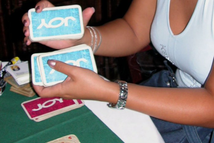 Ilustračný obrázok k článku Podvodníci sa neštítia ničoho: Využívajú už aj bosorácke praktiky