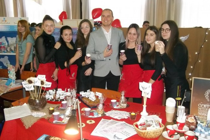 Ilustračný obrázok k článku FOTO: V Šali sa konal Kontraktačný deň, žiaci sa popýšili so svojím biznisom