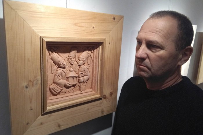 Ilustračný obrázok k článku Krása, čo sa dá vidieť vo Zvolene. Folklór a tradície zachytené na hlinených kachliciach