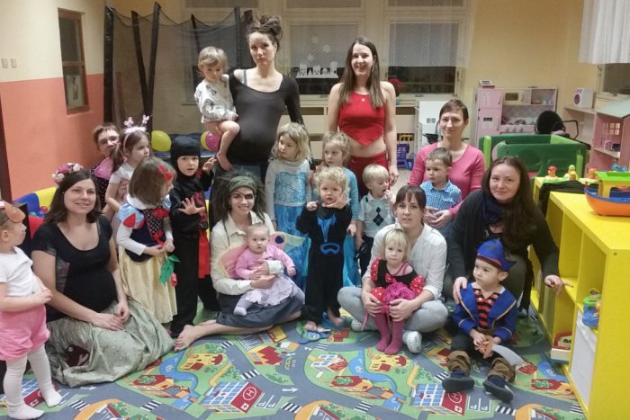 Ilustračný obrázok k článku Šalianske mamy mali karneval: Vyšantili sa spolu s deťmi, FOTO