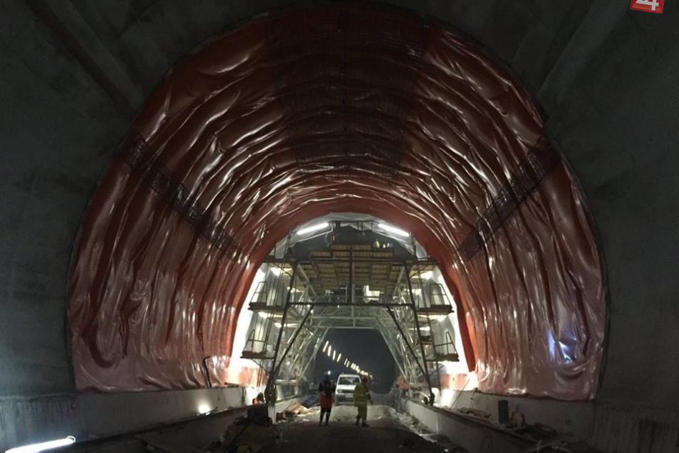 Ilustračný obrázok k článku Tunel Višňové: Aktuálne FOTO z megastavby pri Žiline