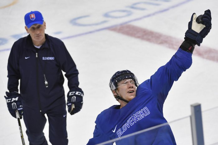 Ilustračný obrázok k článku ROZHOVOR s trénerom Ramsayom: V zápase môže skórovať každý z piatich hráčov na ľade