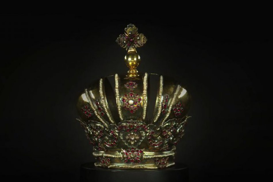 Ilustračný obrázok k článku Pozrite si na VIDEU trnavskú krásavicu zblízka: Koruna s drahokamami aj perlami