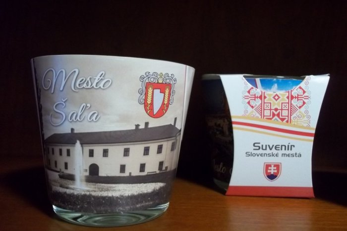 Ilustračný obrázok k článku Šaľa má mnoho reklamných predmetov: Viete, aké prekvapenia pribudnú? FOTO