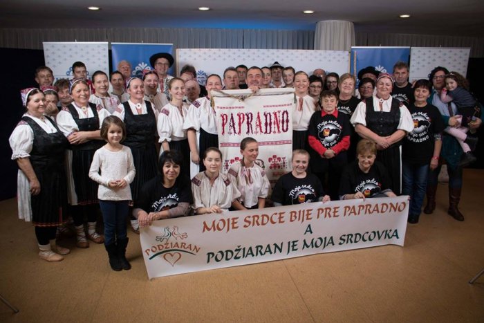 Ilustračný obrázok k článku Naši folkloristi uspeli v šou Zem spieva: Slová poroty im zahriali dušu, VIDEO