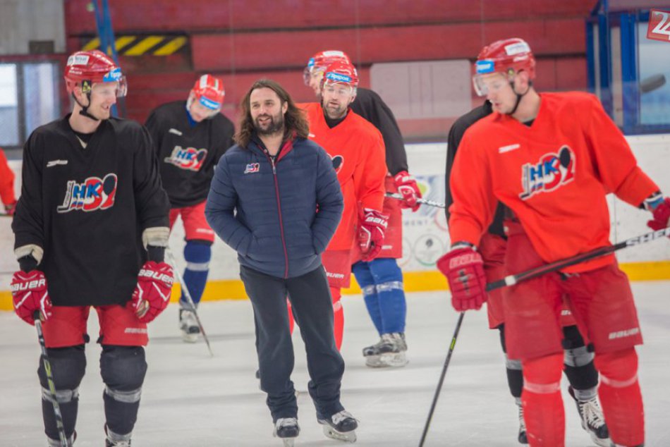 Ilustračný obrázok k článku Mikulášski hokejisti pred dôležitými zápasmi: Výpovede Krišku, Laca a ďalších