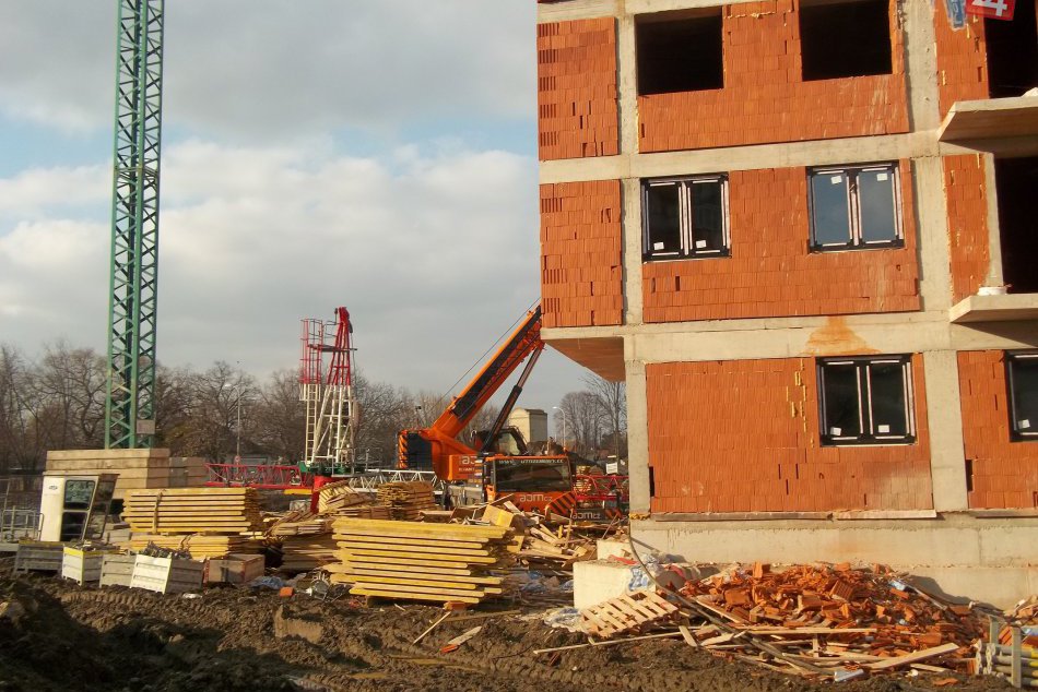 Ilustračný obrázok k článku V Nitre rastie 35 nájomných bytov pre mladé rodiny: Hotové majú byť do konca roka