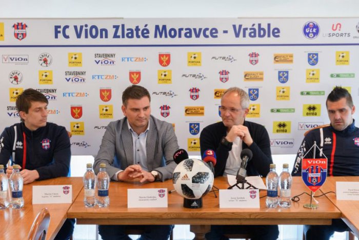 Ilustračný obrázok k článku Aké sú jarné ambície ViOnu? Šanca na prvú šestku stále žije, myslí si tréner