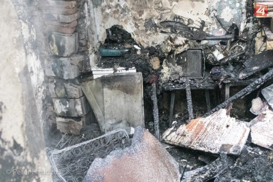 Ilustračný obrázok k článku Druhý požiar v Matejovciach: Bez strechy nad hlavou ostalo stoosem ľudí