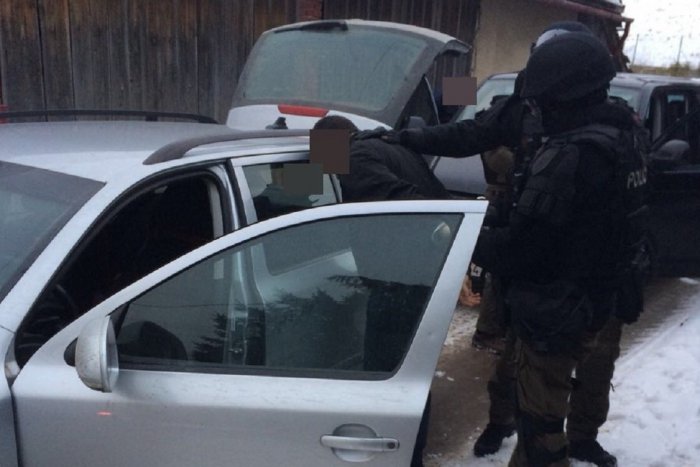 Ilustračný obrázok k článku Žilinskí policajti v akcii na FOTKÁCH: Podozrivý (32) vraj vydieral holandskú spoločnosť za bitcoiny!